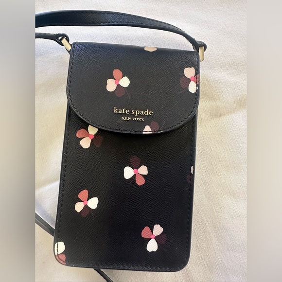 Kate Spade North South Flap Phone Crossbody - Picture 2 of 11